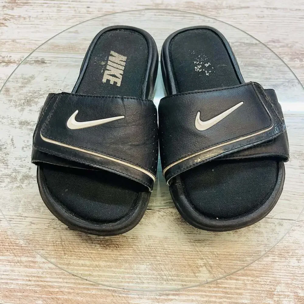 Nike Comfort Slides 2 Black Size 4 Boys Girls Unisex Y2K 2010s 2015s